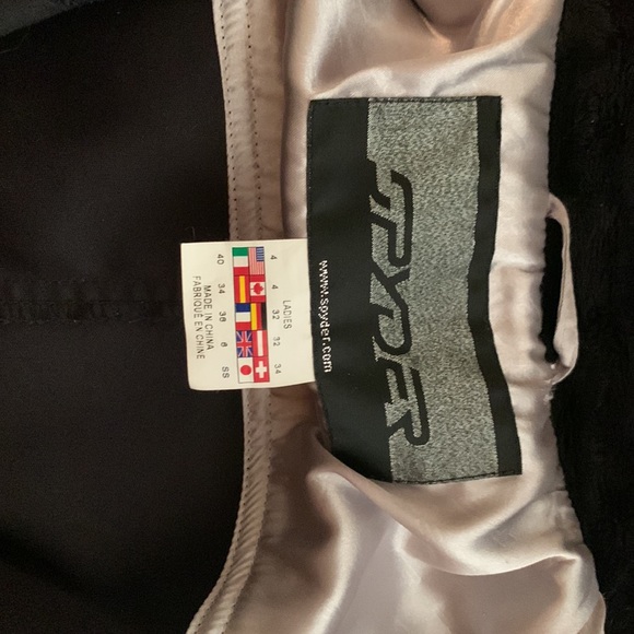 SPYDER SKI JACKET with removable fur cuffs and hood. Warm and super stylish! - Picture 6 of 6